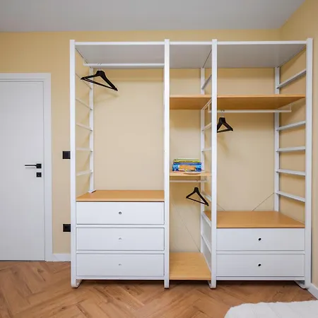 Apartamento Modern&central 2-bedroom With Parking